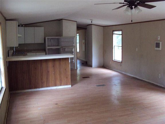5th image of 1420 Hickory Hills Dr