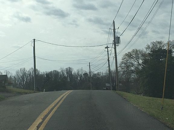 4th image of 4047 Skyland Dr