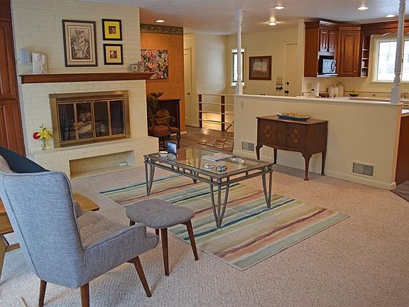 2nd image of 612 Park Ln