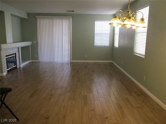 3rd image of 1052 Country Skies Ave