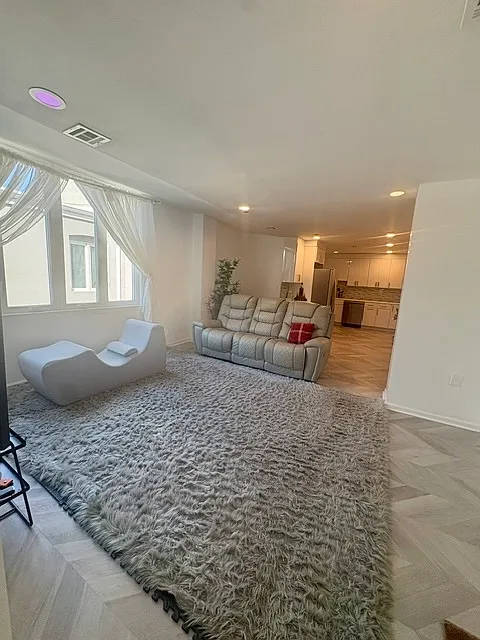 2 bed, 1167 sqft, $2,800 — Photo 2