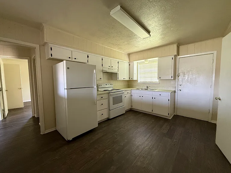 3525 Country Club Rd — Photo 14