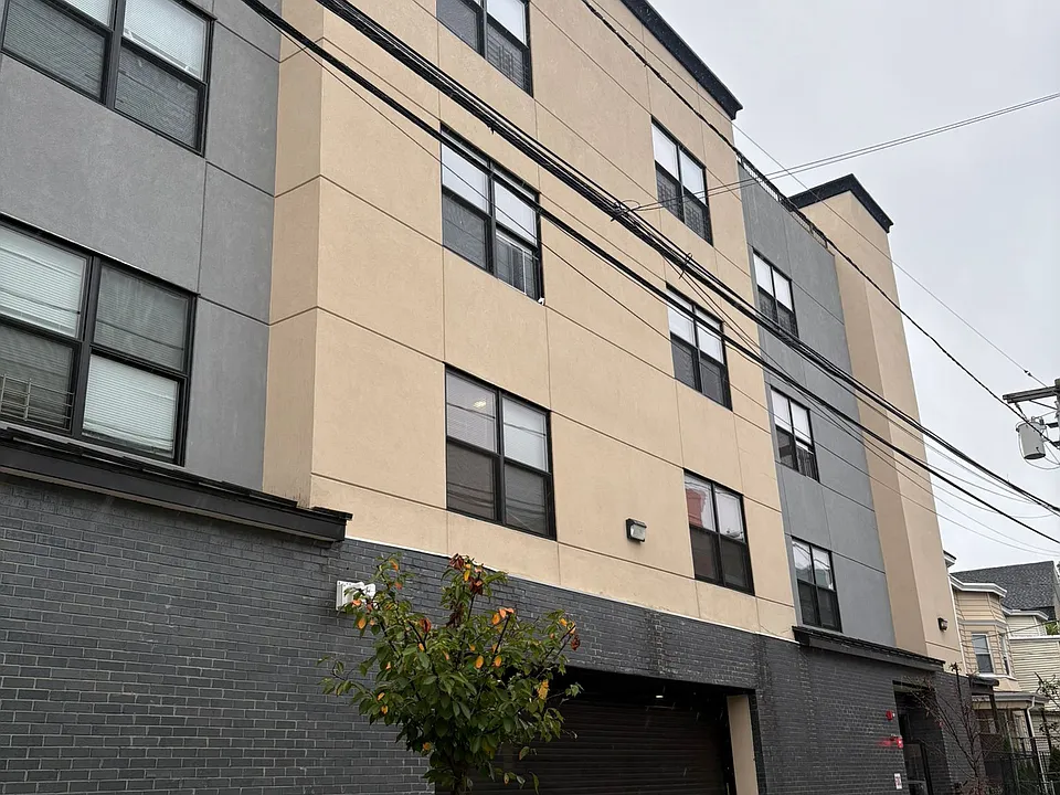 51 Carroll St #2