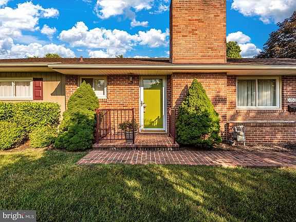 2nd image of 435 Belview Ave
