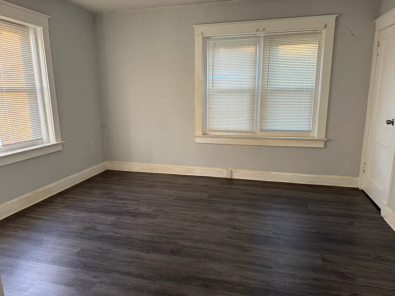 138 N Lawn Ave #1S — Photo 7