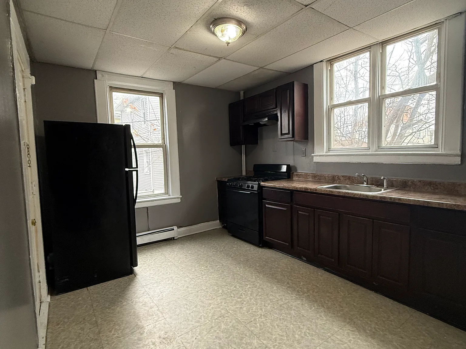 3 bed, $2,100 — Photo 1