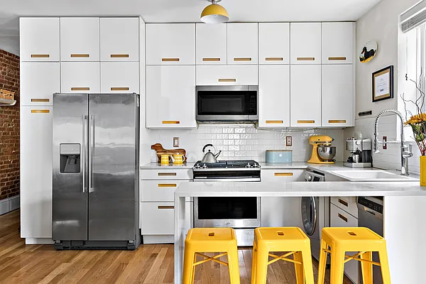 Sold by Compass | media 2