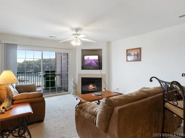 305 Highland Shores Dr #3B, Lake Ozark, MO 65049