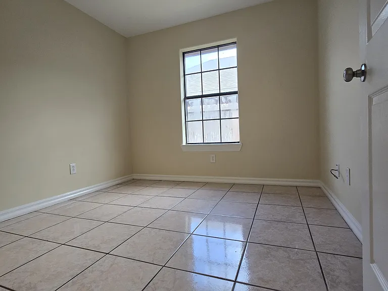 3297 Los Arcos Cir — Photo 10