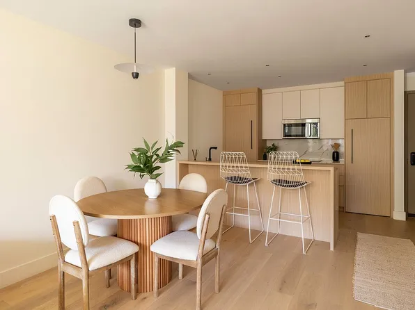 100 Scholes St #2B, Brooklyn, NY 11206