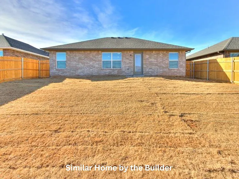 1704 Highland Loop — Photo 38