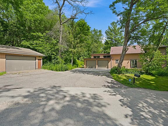 2nd image of 146 Green Spring Rd
