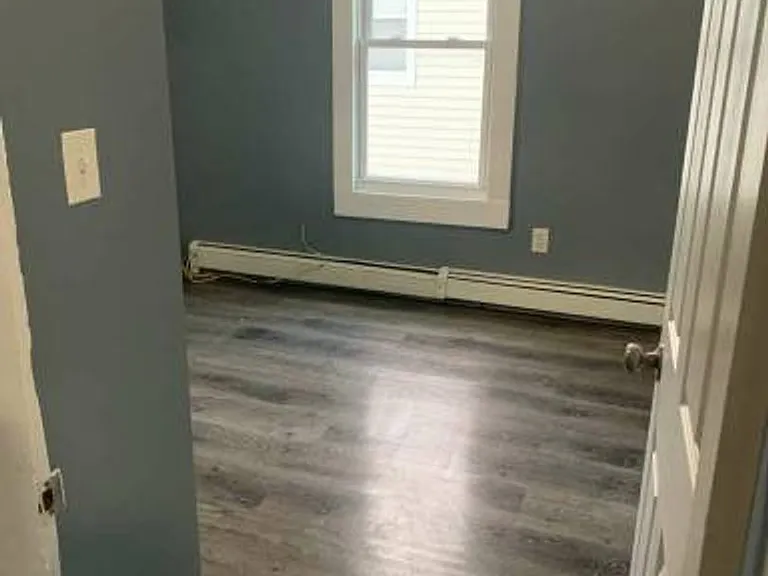 421 Logan St — Photo 10