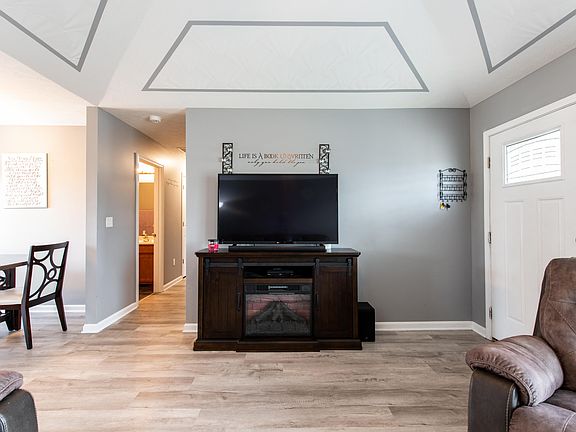5th image of 540 Tecumseh Dr