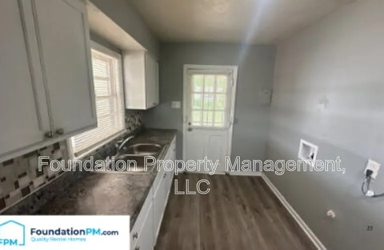 3076 Signal St — Photo 3