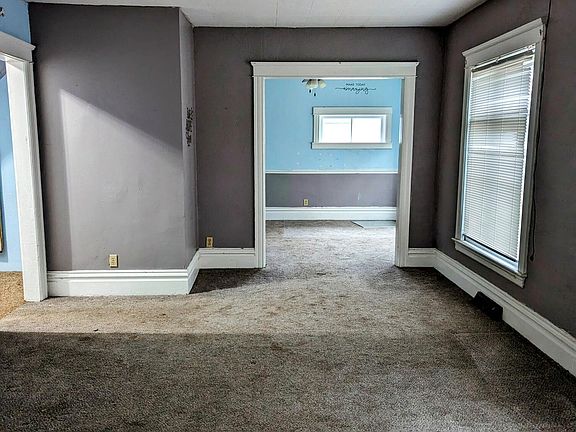 3rd image of 34 Wren St