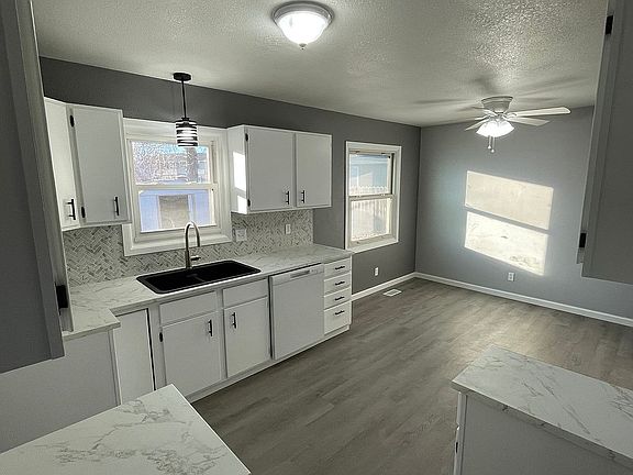 3rd image of 1333 Oaklane St