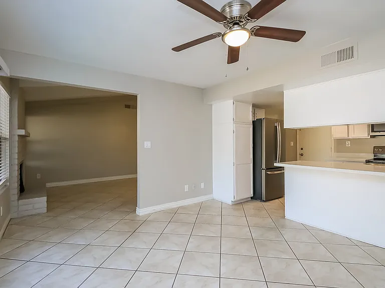 3060 E Emelita Ave — Photo 7