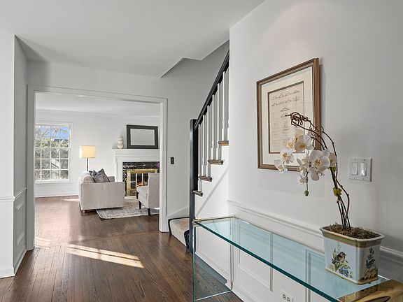 4th image of 722 Forest Hill Rd