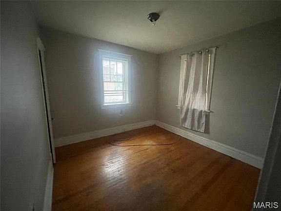 5th image of 4216 Ellenwood Ave