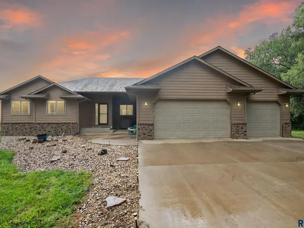 25757 Kiwanis Ave, Renner, SD 57055