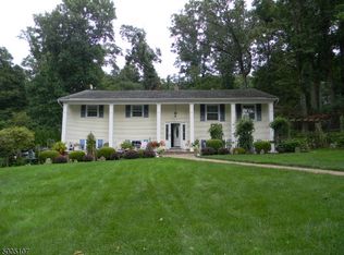 92 Hilltop Dr, Randolph, NJ 07869