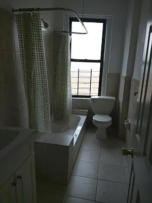 Rented by Roberto Guilbet, LREB | media 27