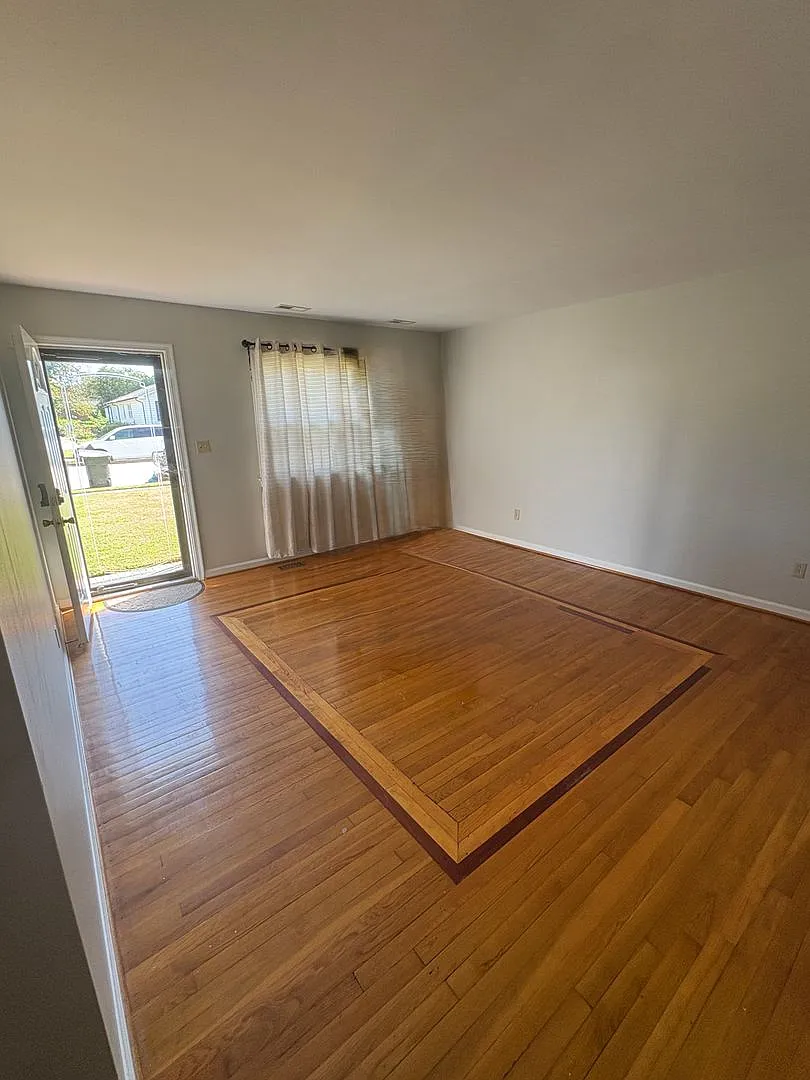 113 Bowen Drive — Photo 2
