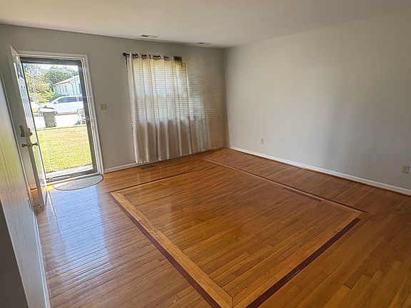 2nd image of 113 Bowen Dr