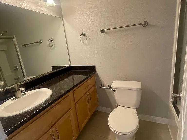 Park Plaza Apartments — Photo 55
