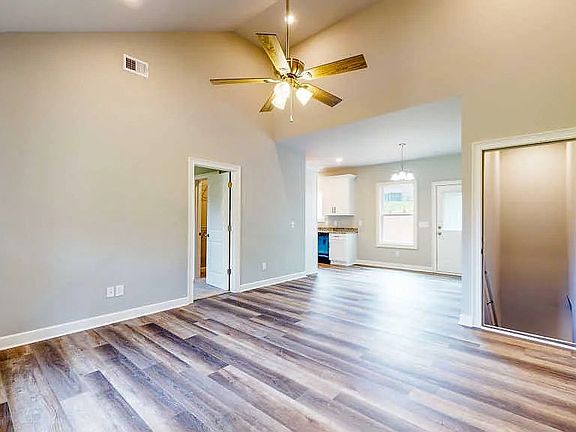 3rd image of 1512 Williamson Rd