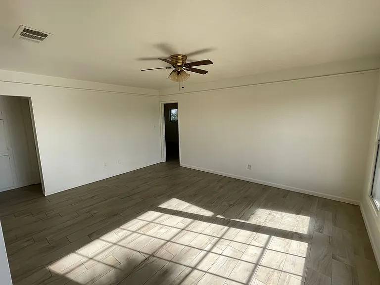 24266 Virginia Ln — Photo 3