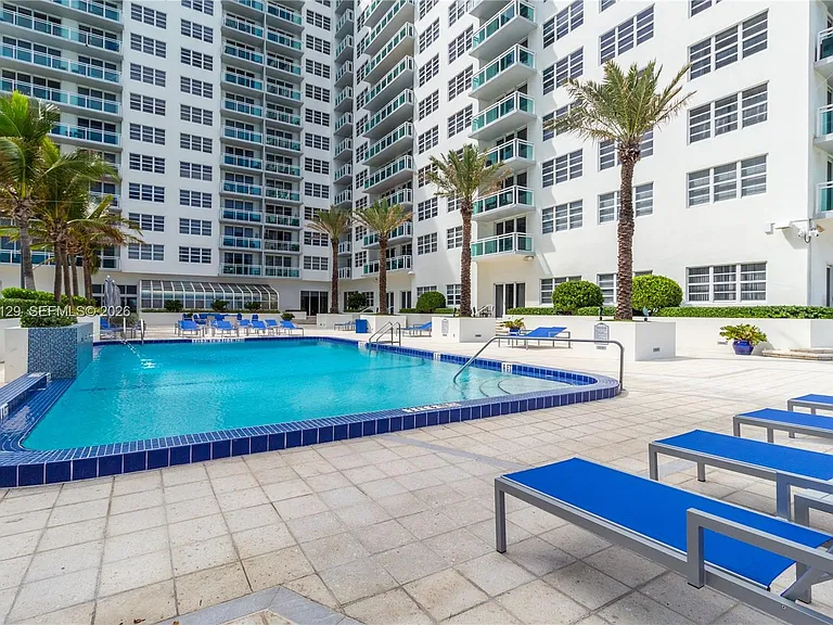 6917 Collins Ave #L-103 — Photo 33
