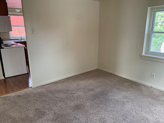 5th image of 287 N Locust Point Rd