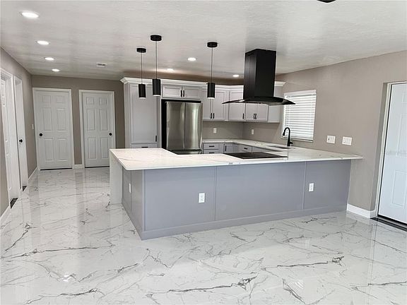3rd image of 715 65TH AVENUE DRIVE W