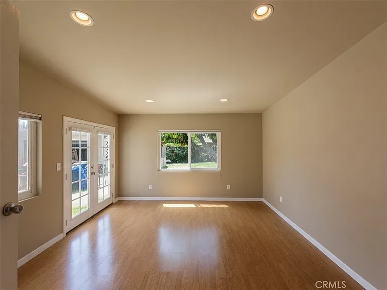 3907 Edgehill Dr — Photo 33