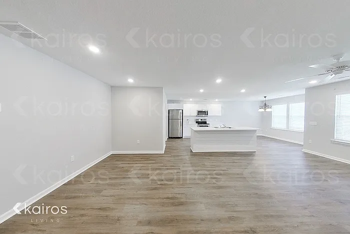 11 Camper Cir — Photo 3