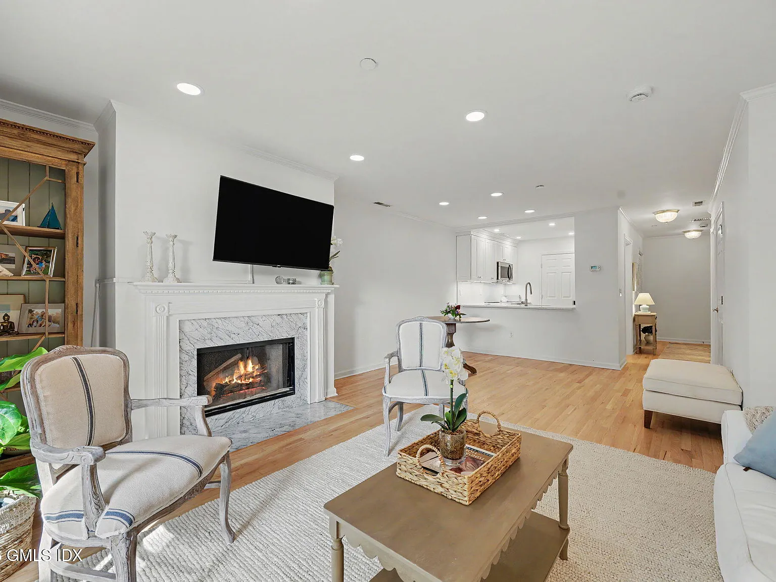 1 bed, 2.0 bath, 1015 sqft, $4,500 — Photo 4