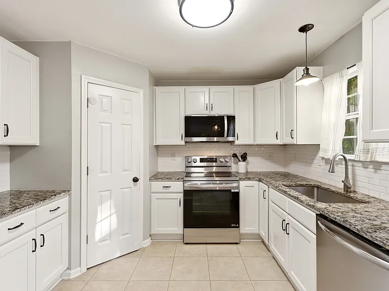 9 Whitewater Ct — Photo 12
