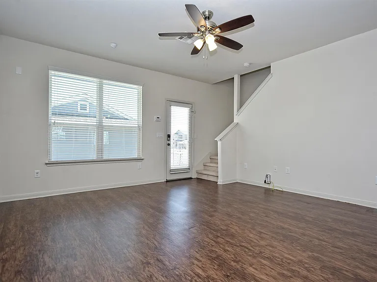 18301 Mammoth Cave Blvd — Photo 7