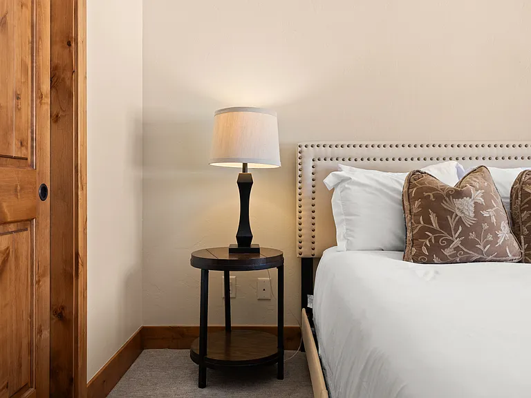 Queen Bedroom