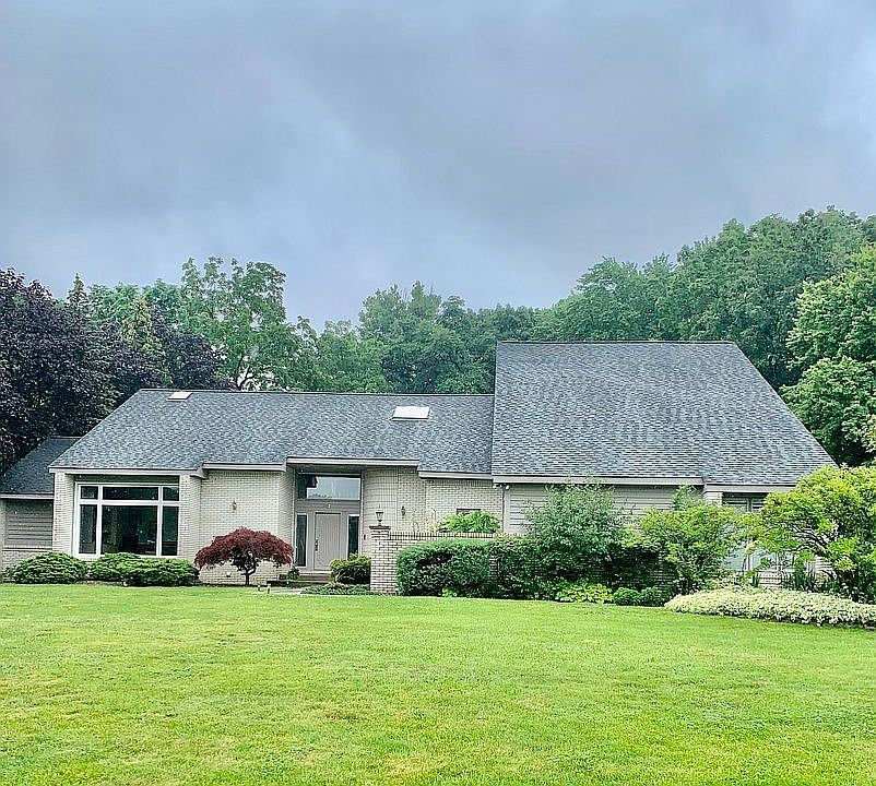 1st image of 5913 Carmen Ct W