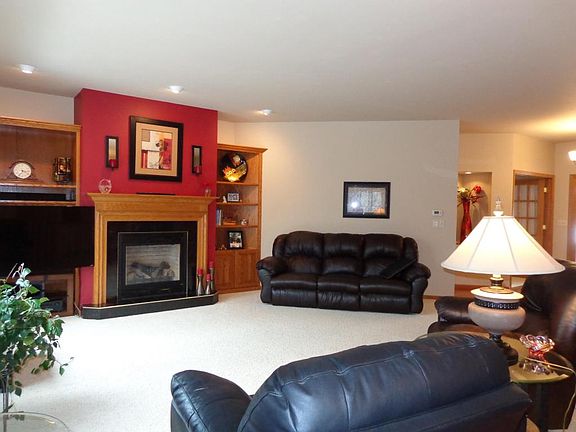 3rd image of W5576 Southdale Dr