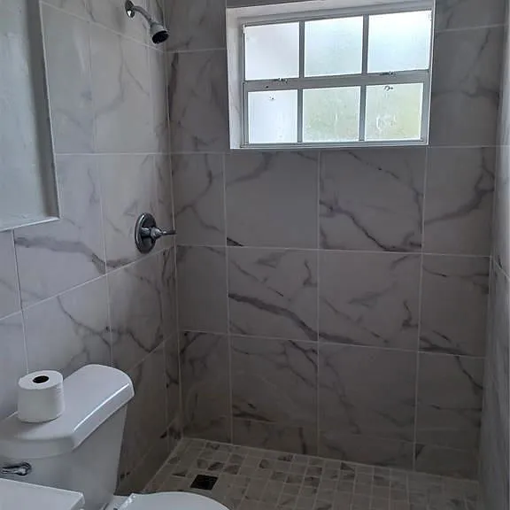 2330 Kingston Dr — Photo 2