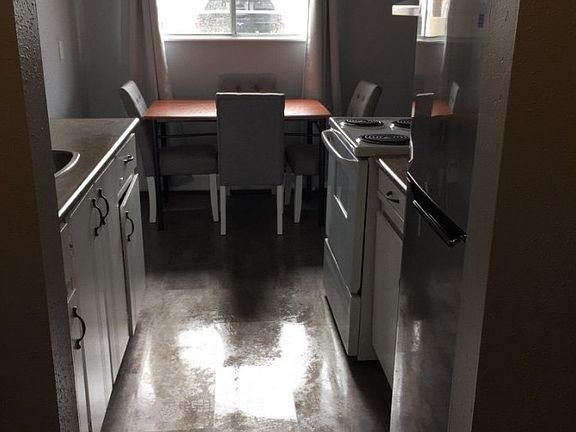 4th image of 601 3rd Ave
