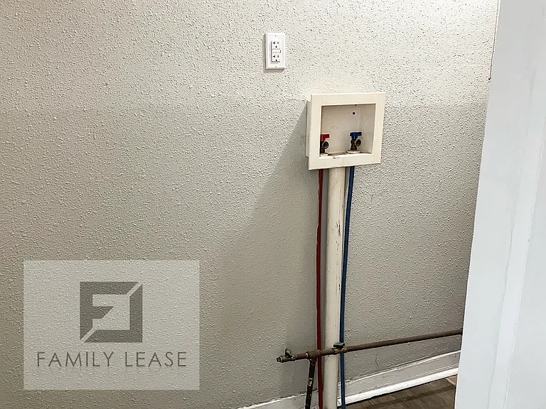 2304 E Prairie St — Photo 12