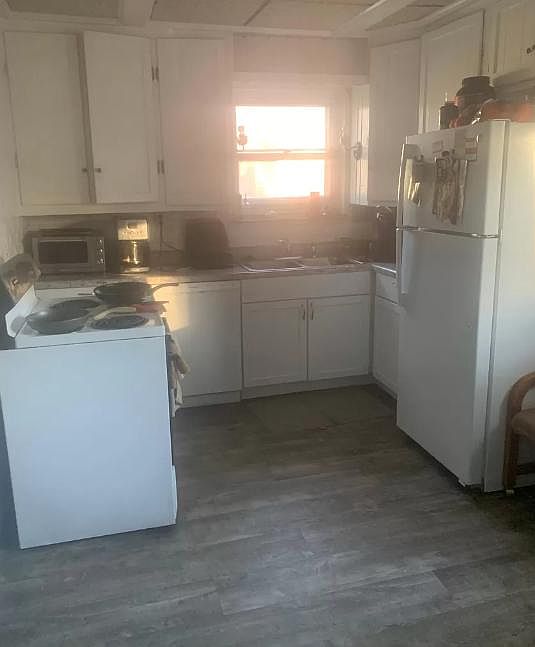2nd image of 411 Spartan Ave