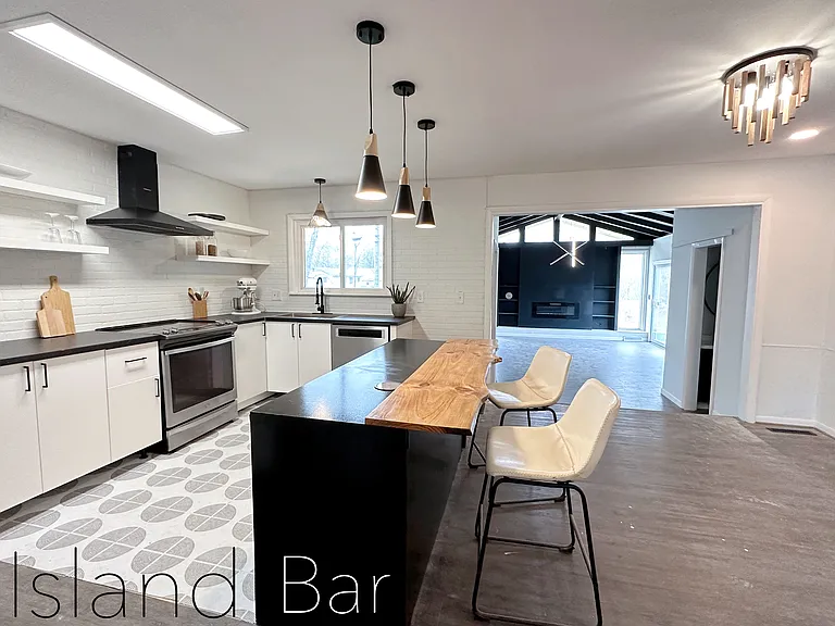 38300 Hixford Pl — Photo 1