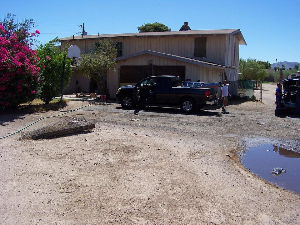 1st image of 715 W Sunland Ave