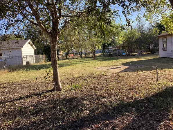 430 Virginia St, Alice, TX 78332